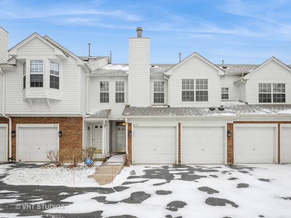 813 Kalamazoo CIR, Vernon Hills, IL 60061