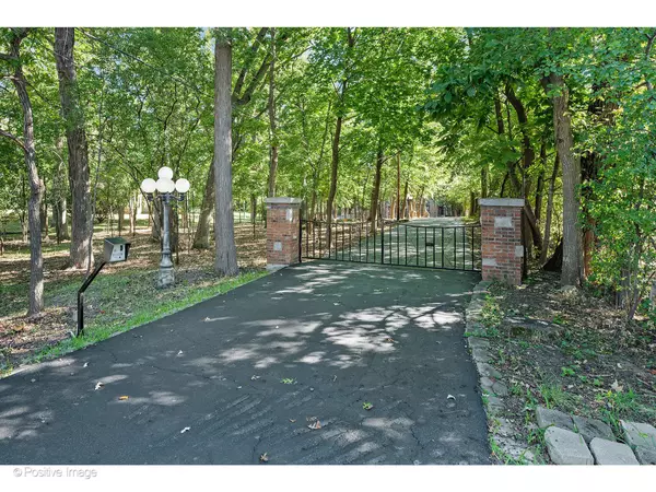 Oak Brook, IL 60523,3615 MADISON ST