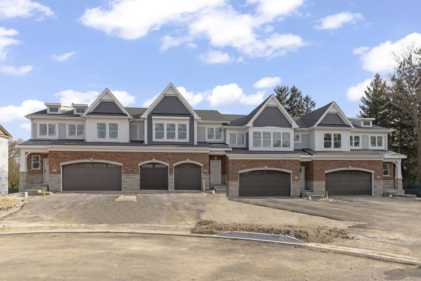 Glen Ellyn, IL 60137,137 Harding CT