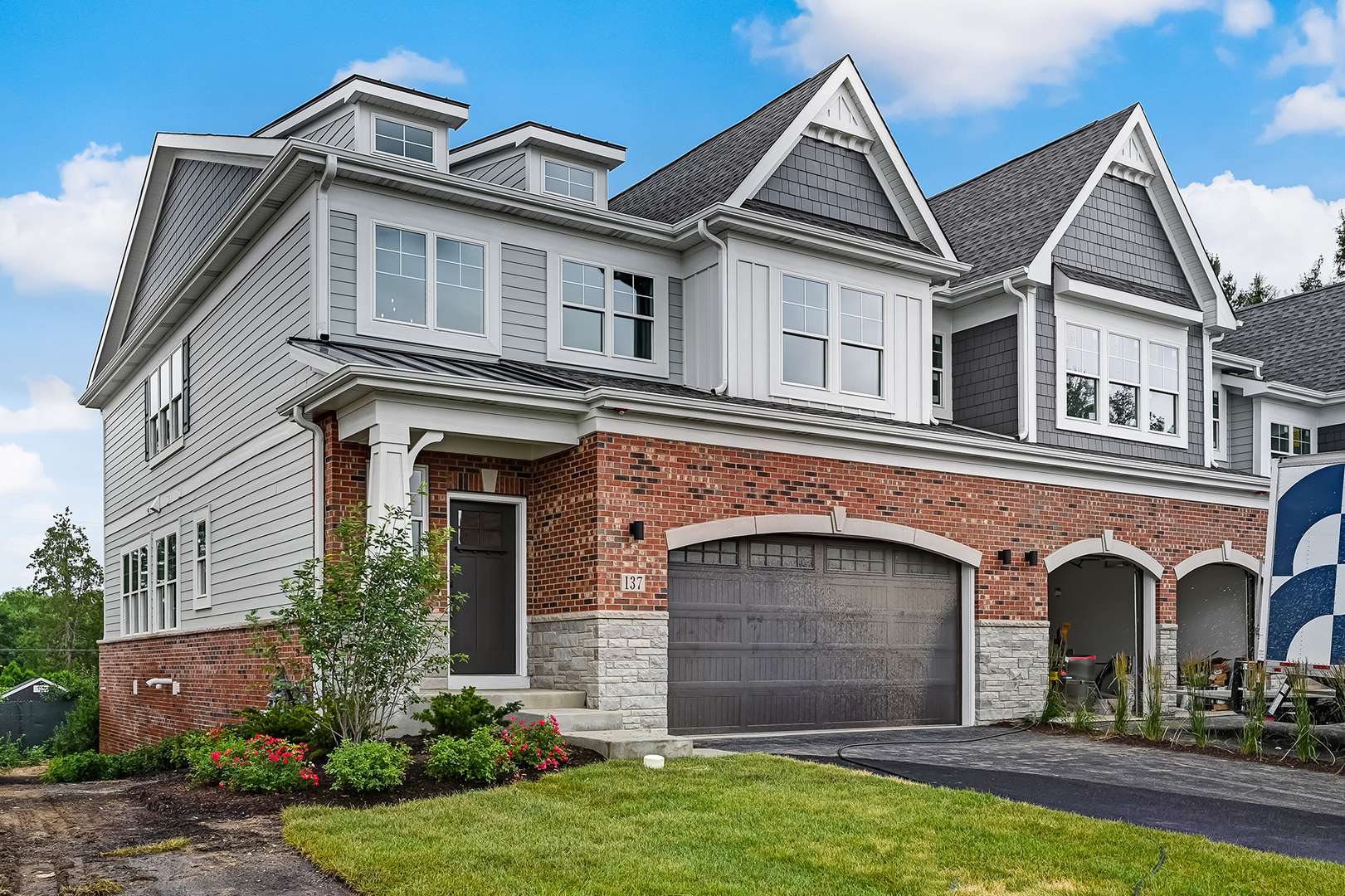 Glen Ellyn, IL 60137,137 Harding CT
