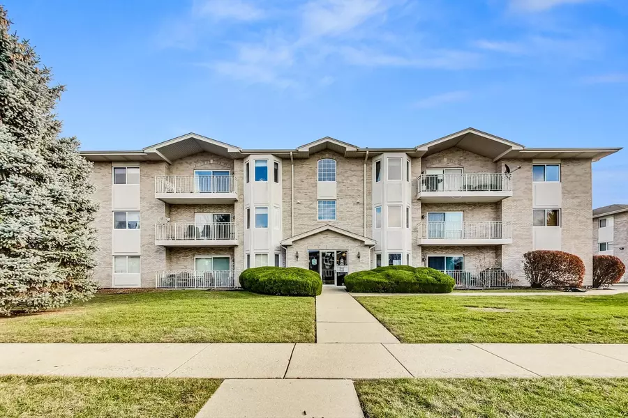 717 N 5th AVE #303, Addison, IL 60101