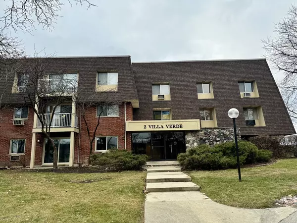 2 Villa Verde DR #211, Buffalo Grove, IL 60089