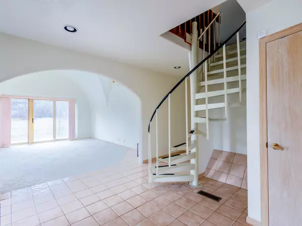 Poplar Grove, IL 61065,208 New Forest RD SW