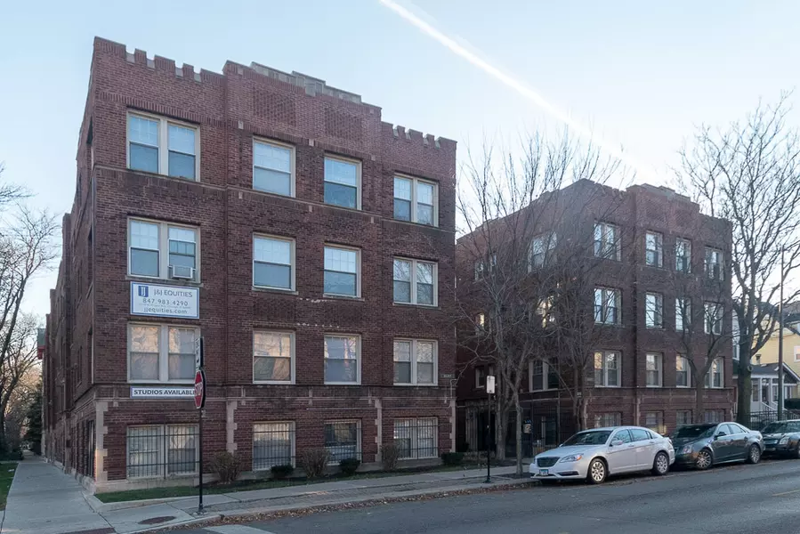 3261 W Wrightwood AVE #2M, Chicago, IL 60647