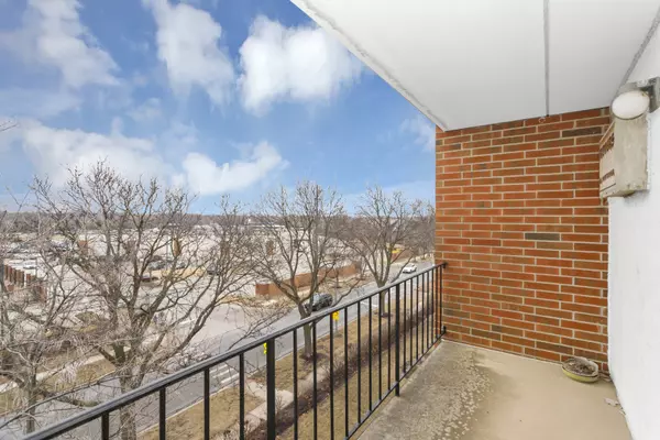 255 S West AVE #505 Elmhurst, IL 60126