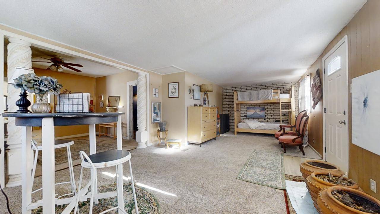 Tilton, IL 61833,121 W 4th ST