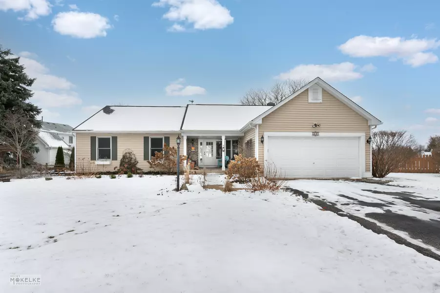 303 Landshire CT, Oswego, IL 60543