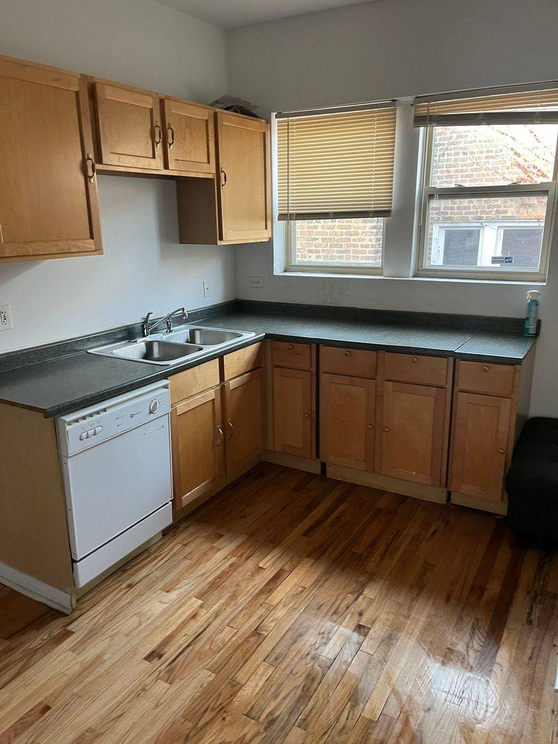 Chicago, IL 60619,8138 S Drexel AVE #3