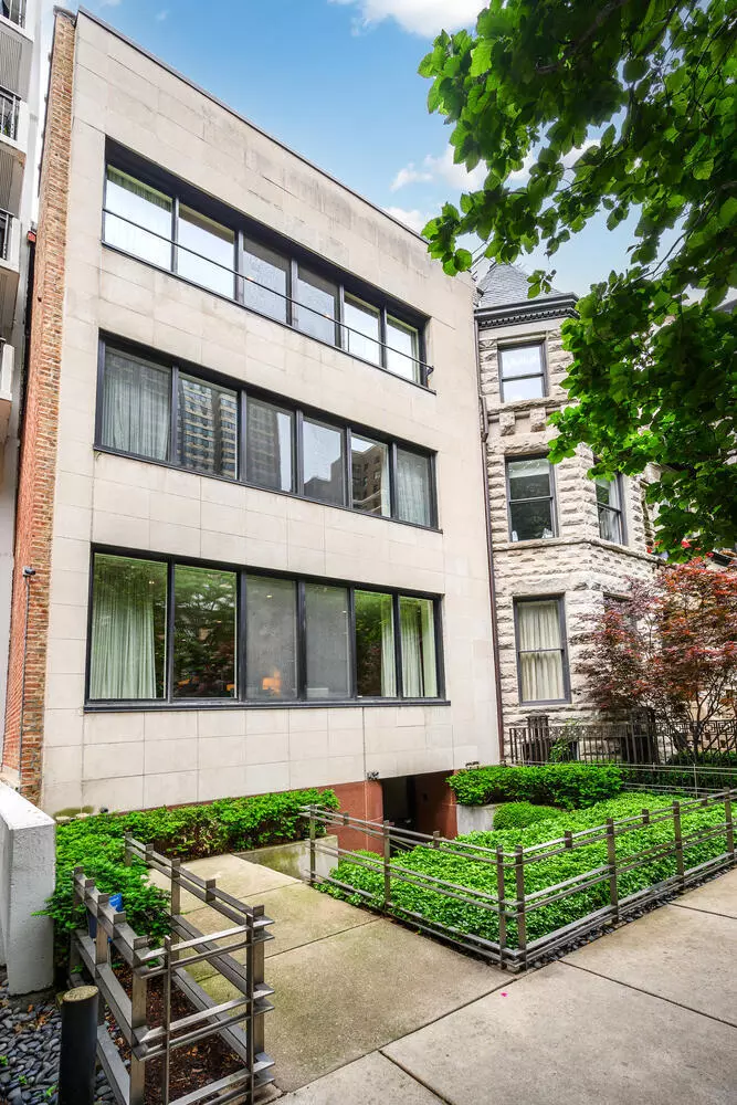 Chicago, IL 60610,1432 N Astor ST