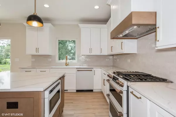 Carol Stream, IL 60188,1N060 LOT 4 Morse ST