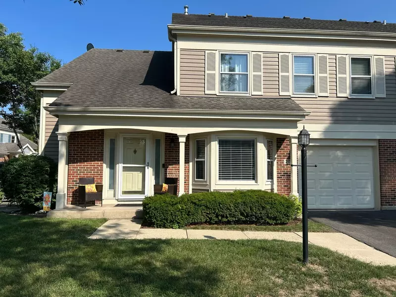 2015 N Lake Arlington DR, Arlington Heights, IL 60004