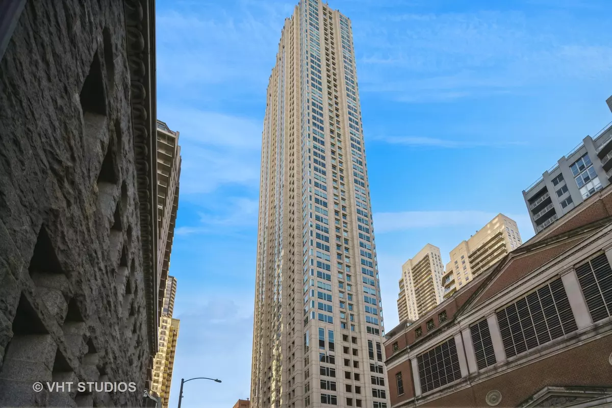 Chicago, IL 60610,33 W ONTARIO ST #28A