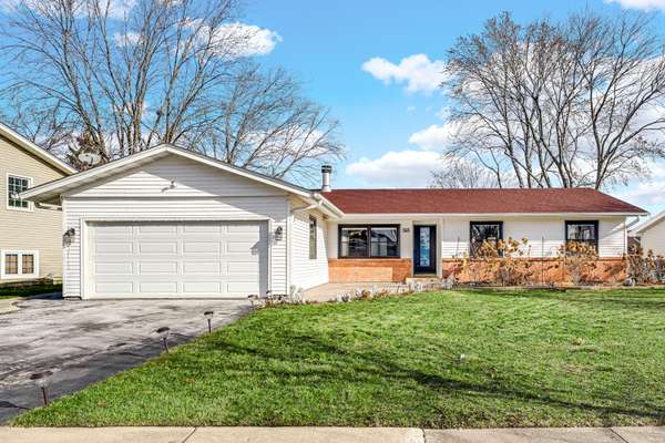 38 Lancaster AVE, Elk Grove Village, IL 60007