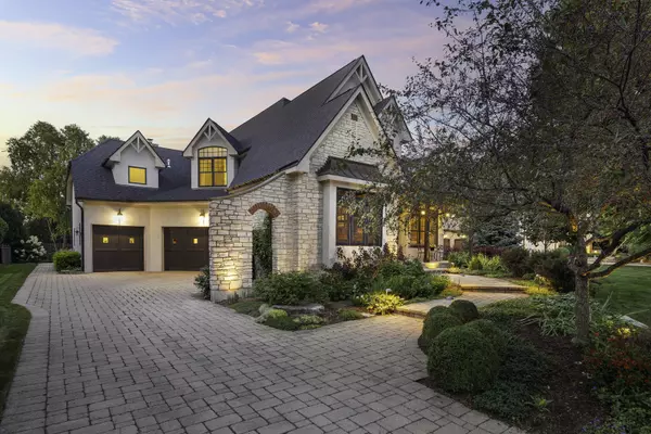 Naperville, IL 60540,135 E Hillside RD