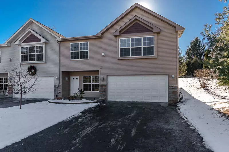 160 RIVER WOODS LN #160, Rockton, IL 61072