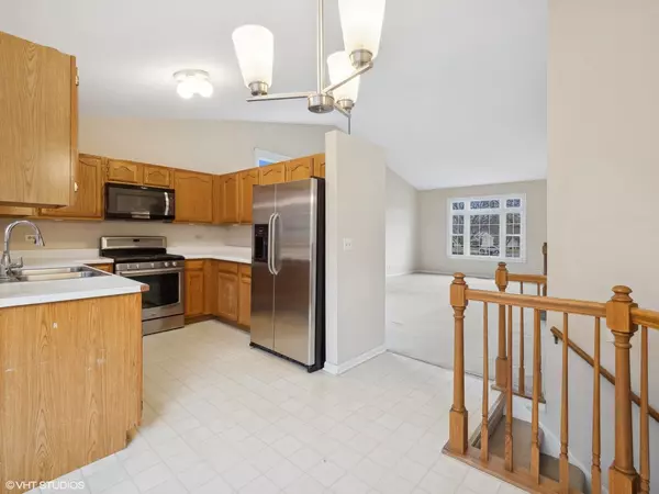 Island Lake, IL 60042,614 CARRIAGE HILL CT