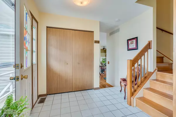 Bolingbrook, IL 60440,140 Sandalwood LN