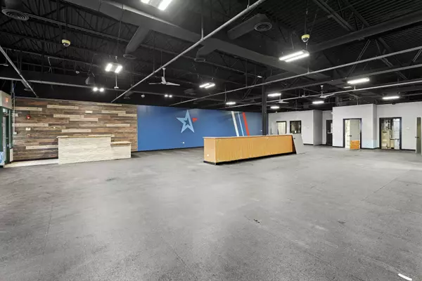 Beecher, IL 60401,1111 Dixie HWY #202-203