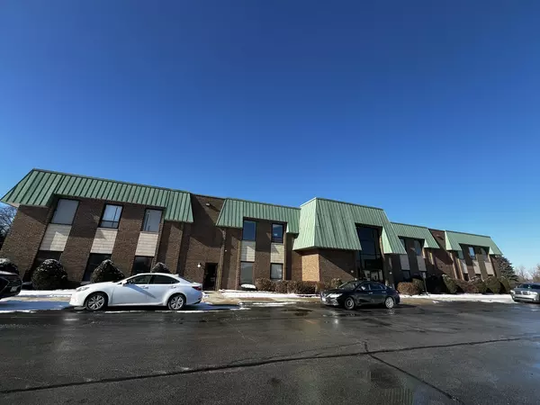 7350 W COLLEGE DR #207, Palos Heights, IL 60463