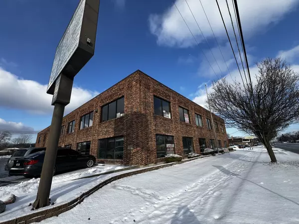 9944 S ROBERTS RD #201, Palos Hills, IL 60465