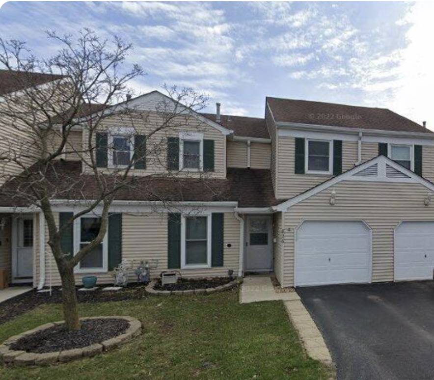 826 Texas CT, Carol Stream, IL 60188