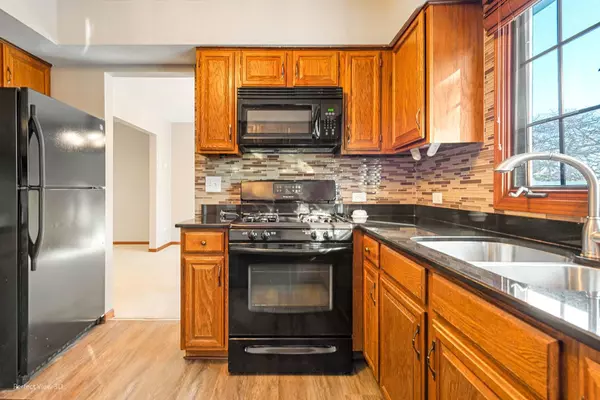 Libertyville, IL 60048,204 Greentree Pkwy