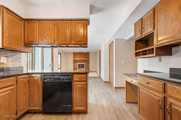 Libertyville, IL 60048,204 Greentree Pkwy