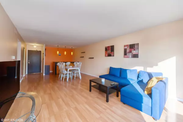 Elk Grove Village, IL 60007,720 WELLINGTON AVE #217