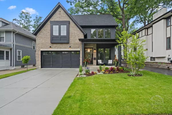 328 S Loomis ST, Naperville, IL 60540