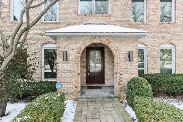 Naperville, IL 60540,1510 Parkfield CT