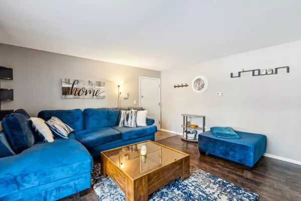 Mokena, IL 60448,19380 Wolf RD #4