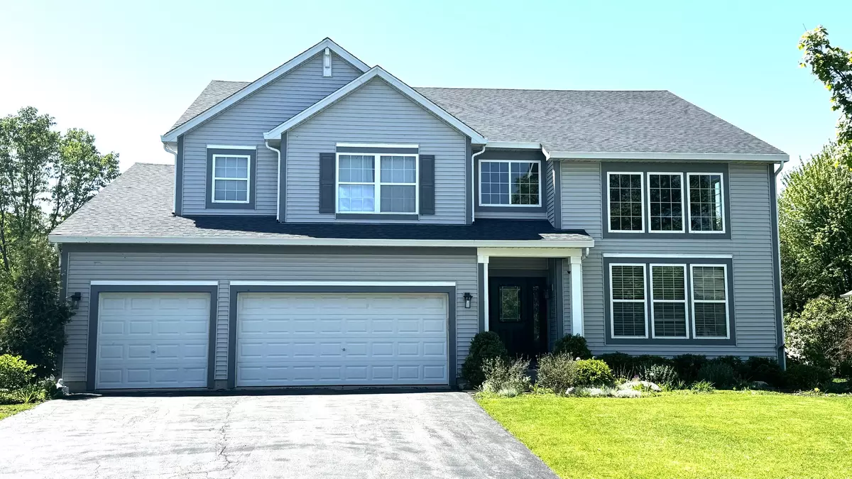 Lindenhurst, IL 60046,812 Auburn LN