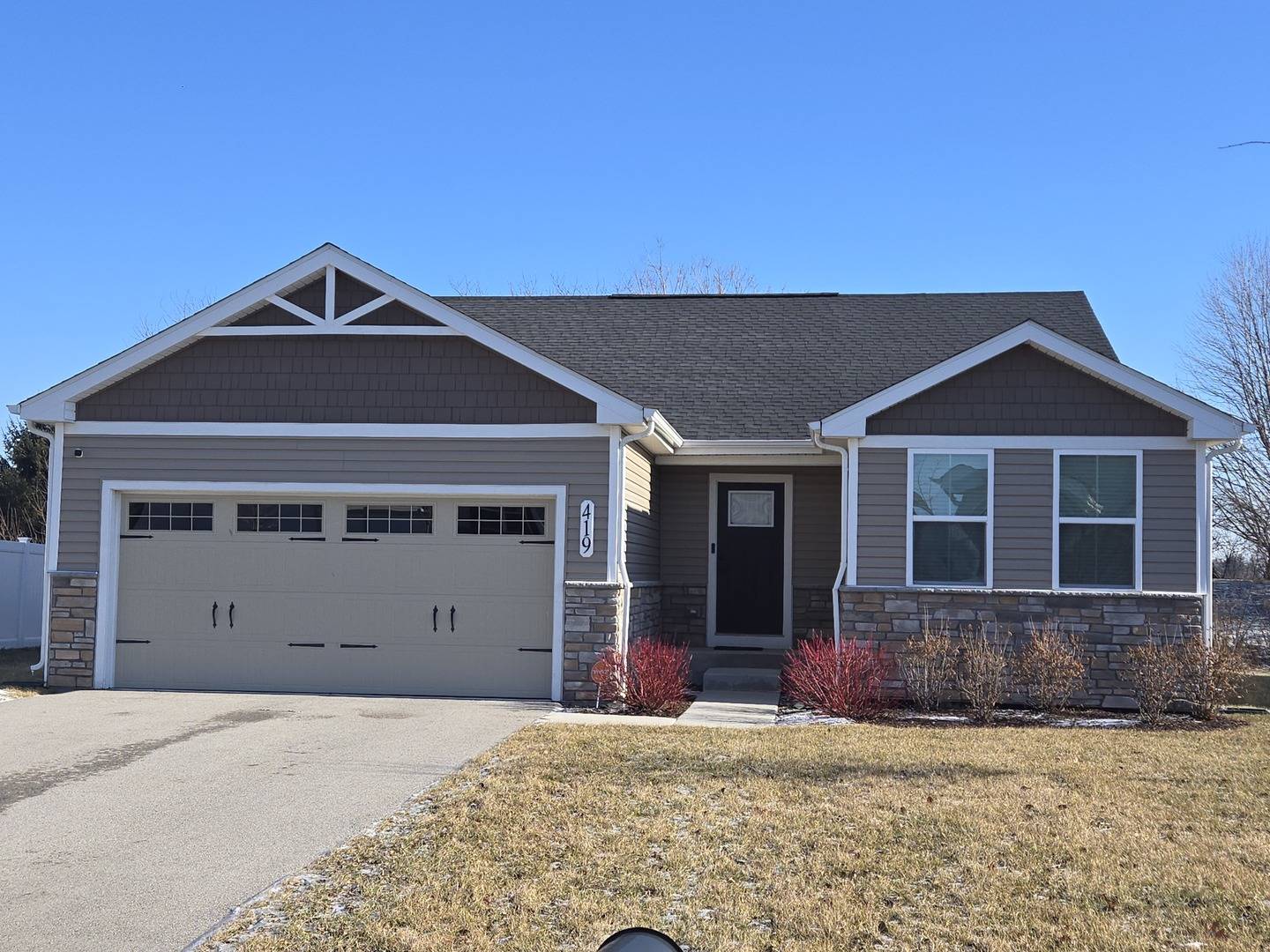 Joliet, IL 60433,419 Fir LN