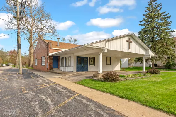 35 E Benton ST, Oswego, IL 60543