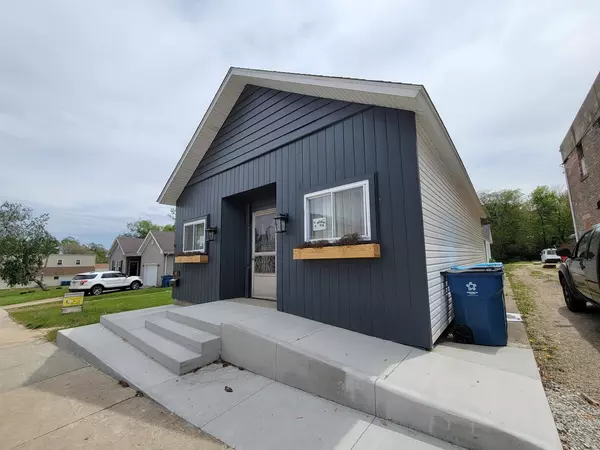 Oglesby, IL 61348,407 E Walnut ST