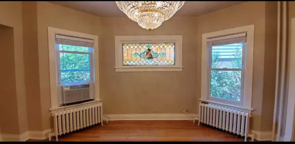 Evanston, IL 60201,2118 Noyes ST #1