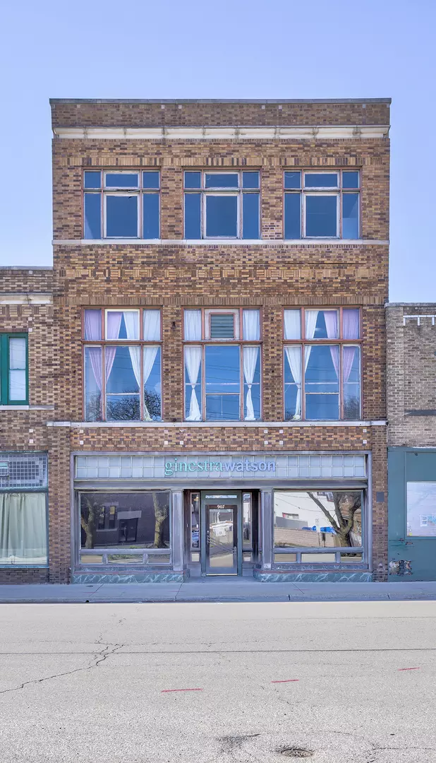 Rockford, IL 61104,907 E State ST