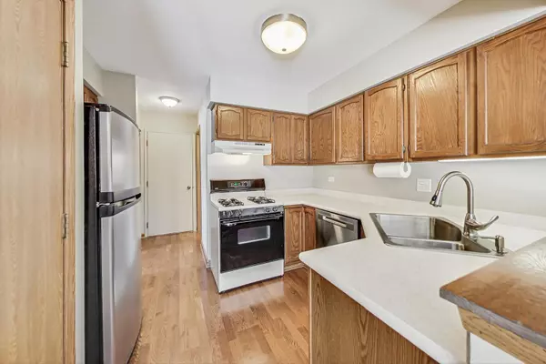 Naperville, IL 60563,1436 Queensgreen CIR #1701