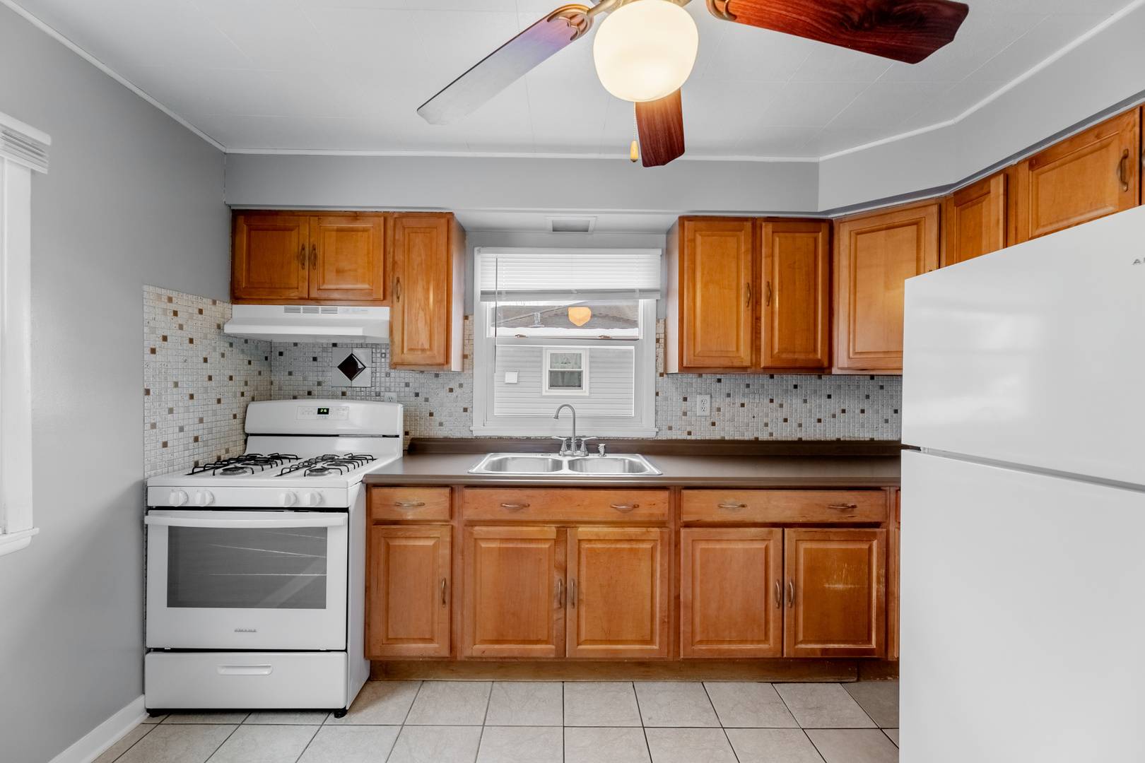 South Holland, IL 60473,15445 Elm ST