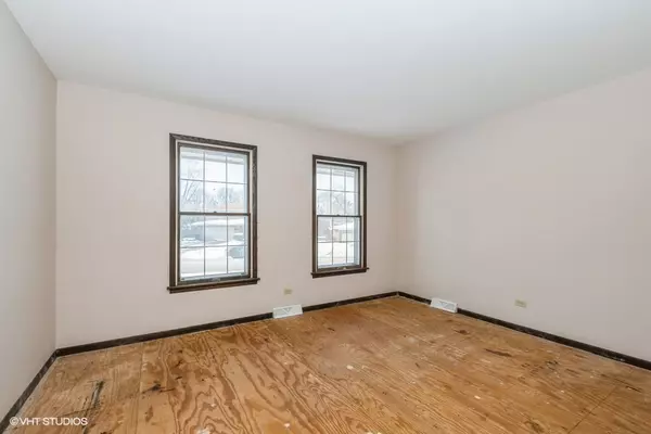 Chicago Heights, IL 60411,823 Bradoc ST