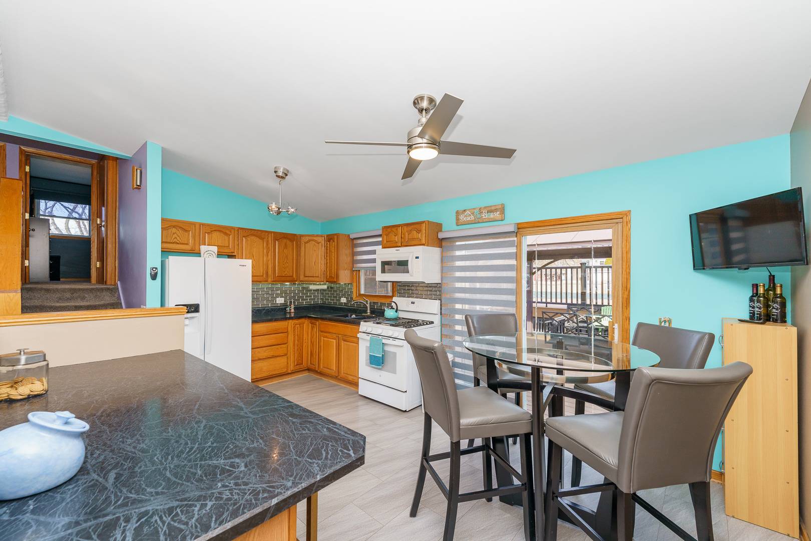 Lindenhurst, IL 60046,2410 Plum Tree RD