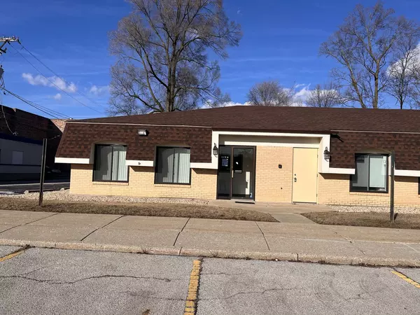 Wood Dale, IL 60191,121 E Commercial ST #A