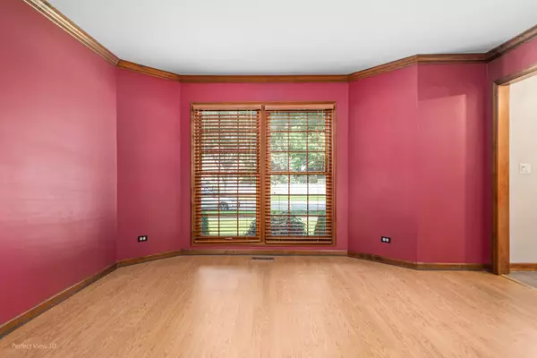 Naperville, IL 60563,1517 London CT
