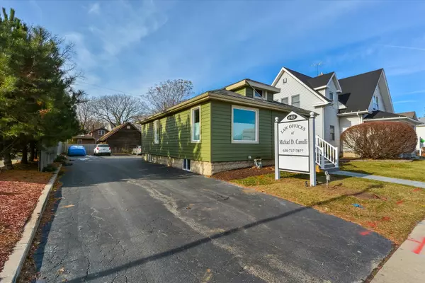 Naperville, IL 60540,643 S Washington ST #LL