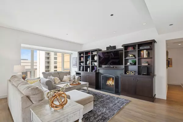 Chicago, IL 60611,800 N Michigan AVE #2202