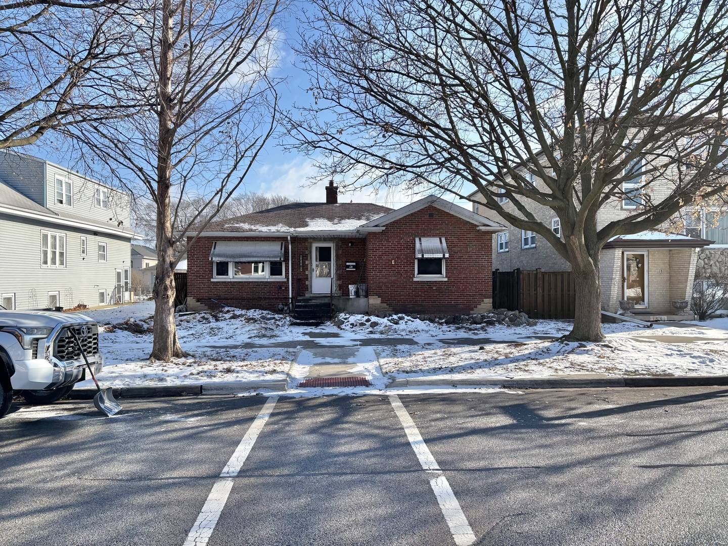 2601 N 74th AVE N, Elmwood Park, IL 60707