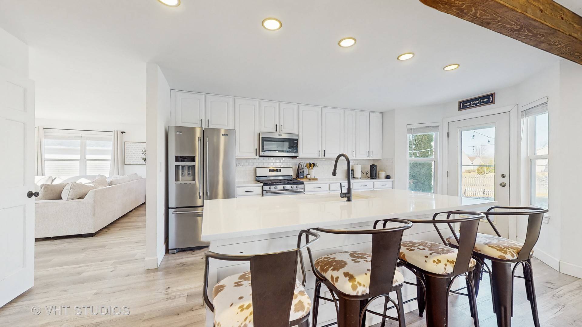 North Aurora, IL 60542,675 Graham RD