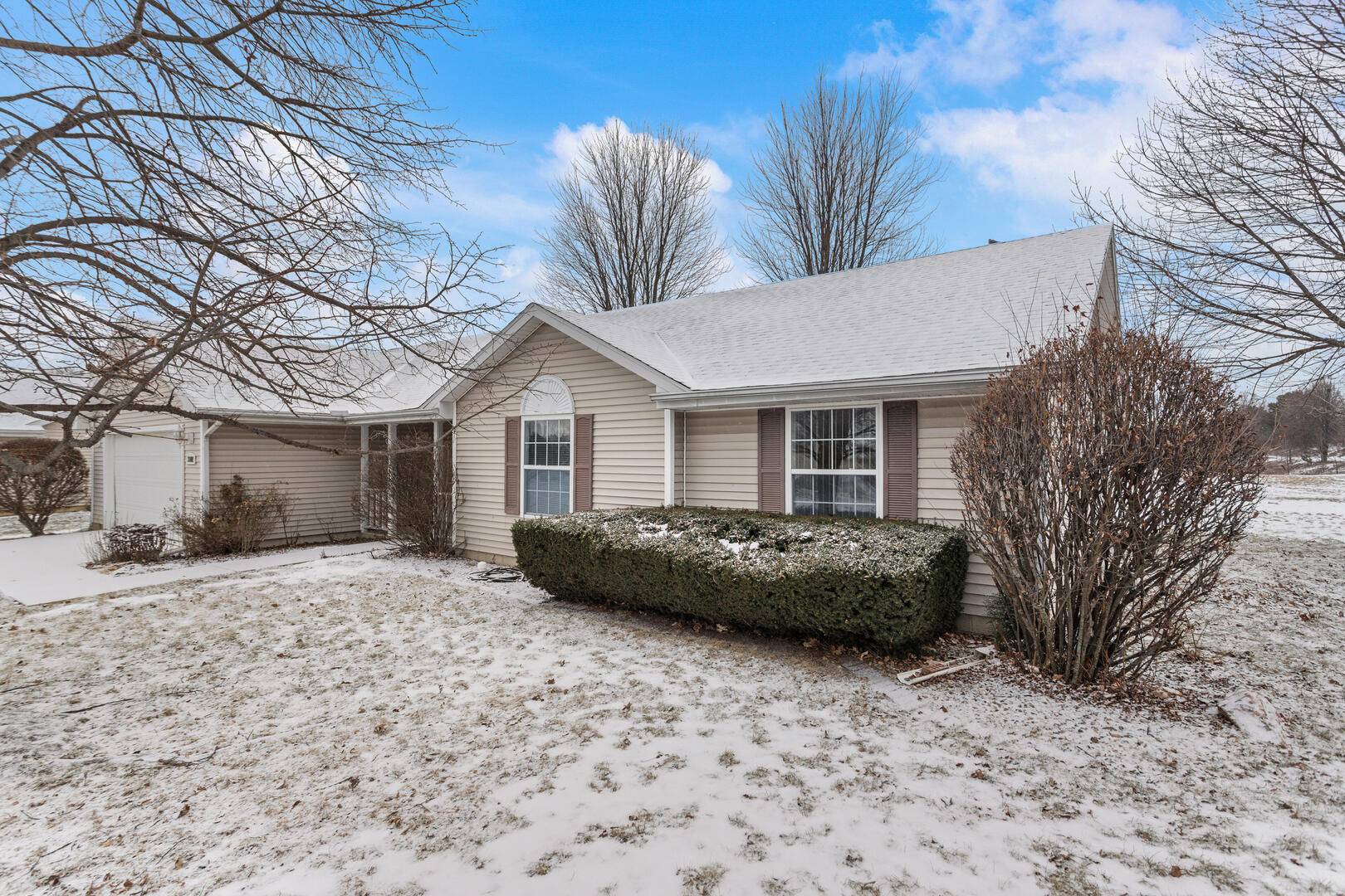 Champaign, IL 61822,3702 Englewood DR