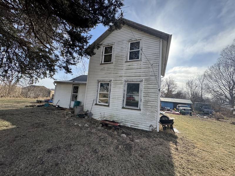 307 E Monroe ST, Altona, IL 61414