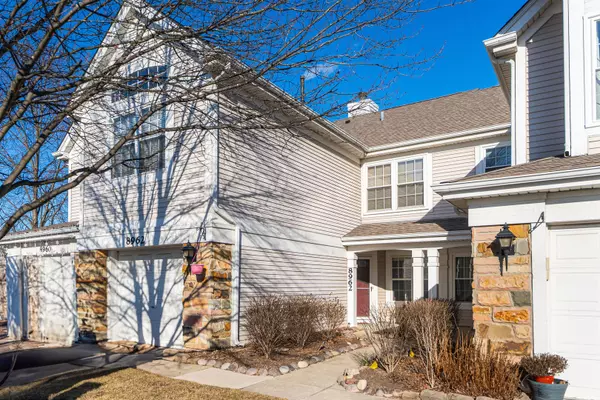 8962 W Heathwood CIR,  Niles,  IL 60714
